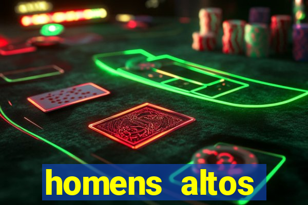 homens altos sarados pelados